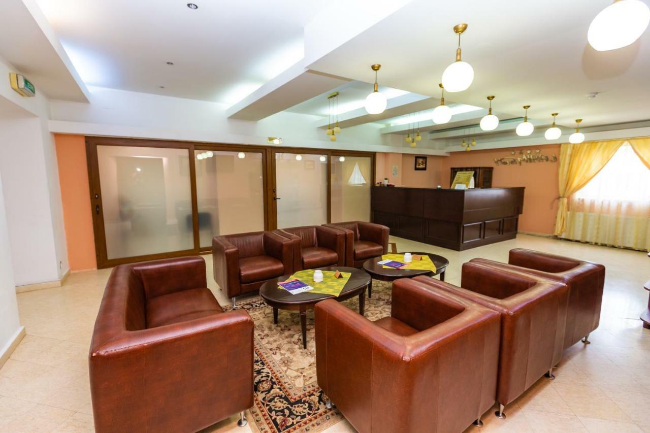 Hotel Miraj - Restaurant & Sauna & Biliard Пояна-Брашов Экстерьер фото