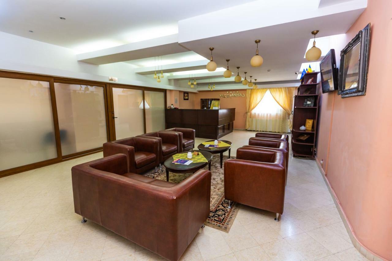 Hotel Miraj - Restaurant & Sauna & Biliard Пояна-Брашов Экстерьер фото